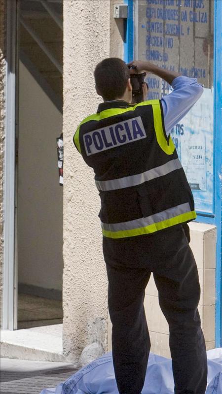 Policía científica en el lugar del suceso